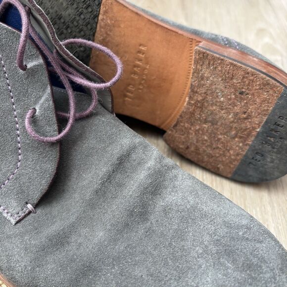 Ted Baker Chukka Desert Boots Mens Size 9 Linnus Grey Suede Purple Stitching - Picture 2 of 10